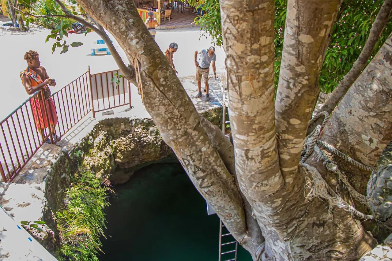 Haleys Paradise At Blue Hole Revival Lägenhet